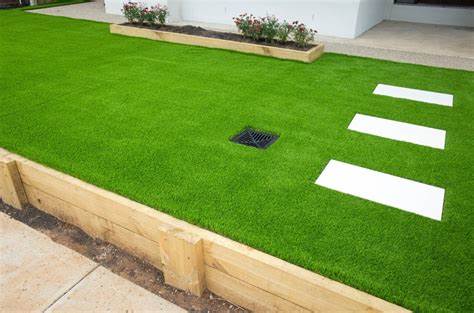 How to Choose the Best Artificial Grass Fitters for Your Lawn Transformation